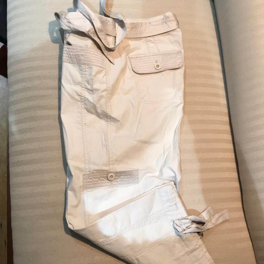 Crop Pant With Drawstring Waist And Front Pockets. - image 8